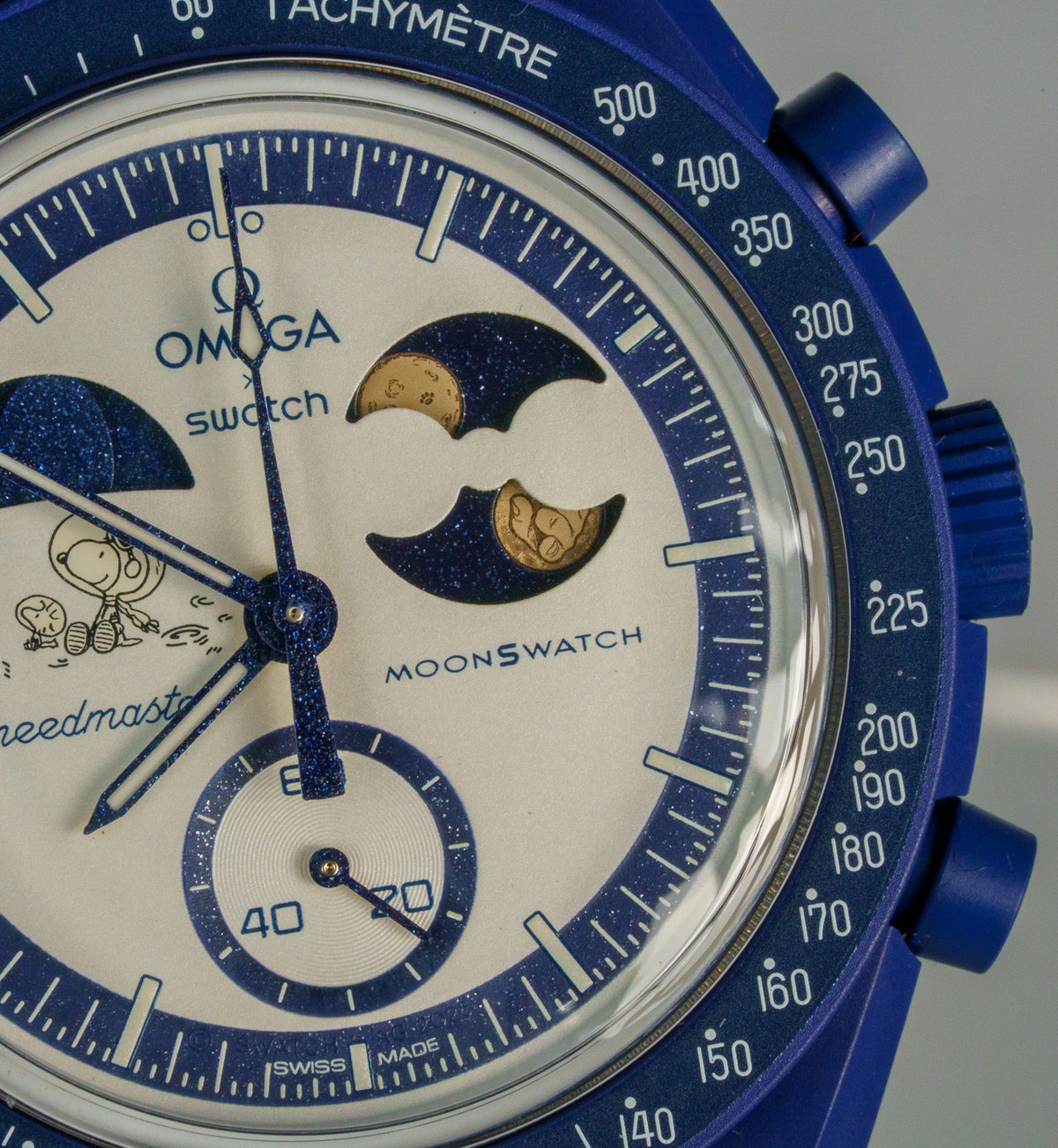 Swatch x Omega Bioceramic Moonswatch Mission To Earthphase Moonshine Snoopy Gold (Hunters Moon) — photo 3