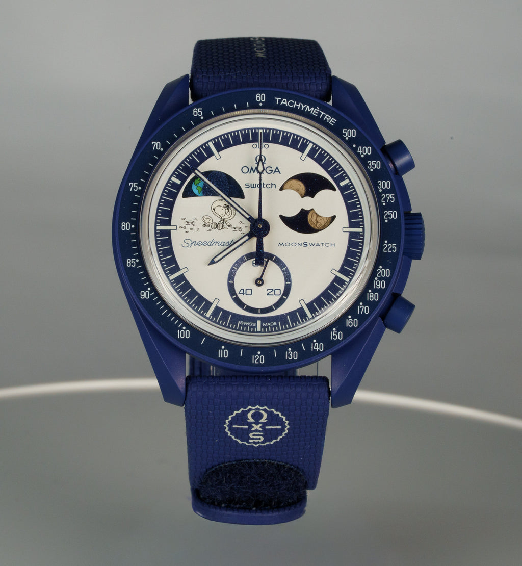 Swatch x Omega Bioceramic Moonswatch Mission To Earthphase Moonshine Snoopy Gold (Hunters Moon) — photo 4