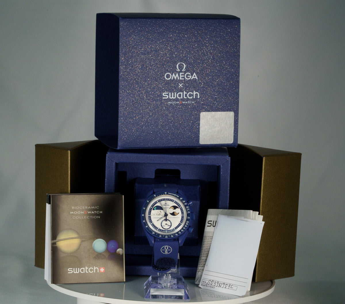 Swatch x Omega Bioceramic Moonswatch Mission To Earthphase Moonshine Snoopy Gold (Hunters Moon) — photo 7