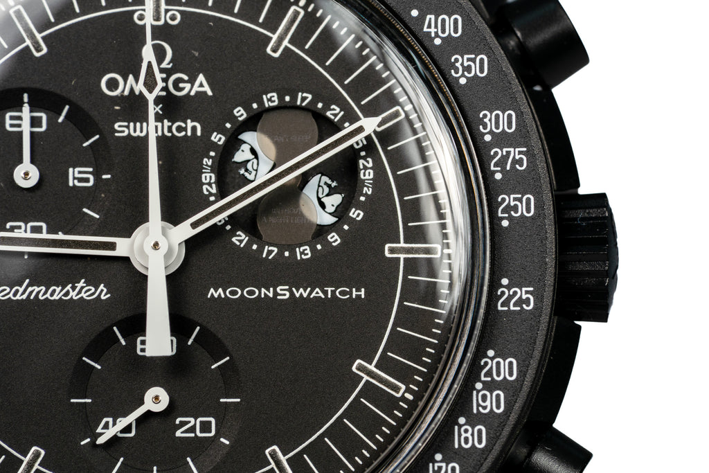 Swatch X Omega Bioceramic Moonswatch Mission to Moonphase Snoopy — photo 3